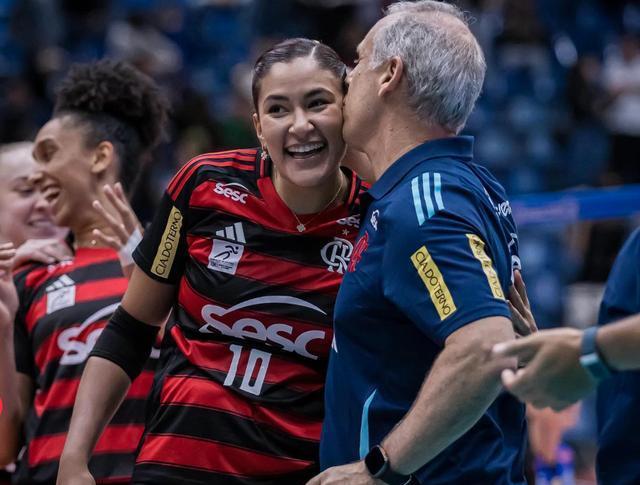 国家队, 失阿曼达, 捧得队史第